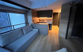 Suite 1400